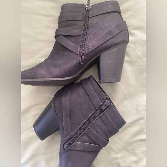 Charlotte Russe Size 8 Black Ankle Boots - Picture 2 of 8